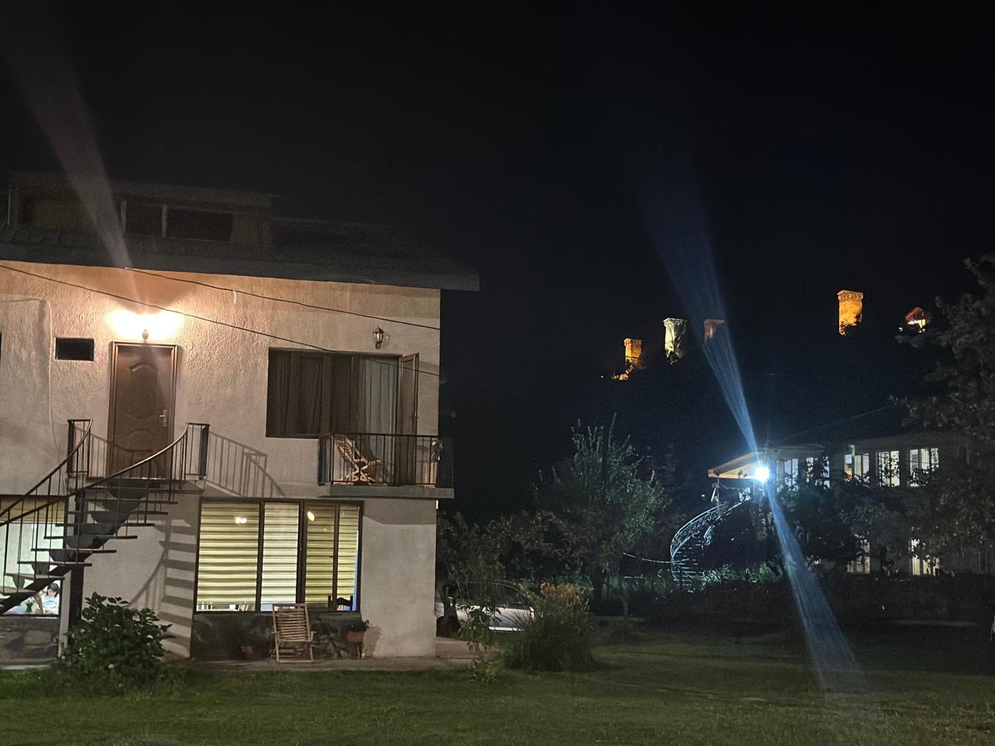 Отель Bala'S House Местия Экстерьер фото
